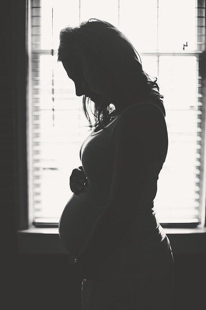 澳洲團隊發現孕婦懷孕期間喝酒會造成新生兒面部產生改變