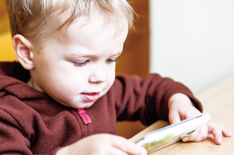 手持螢幕裝置阻礙幼兒語言發展