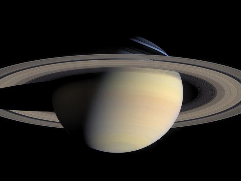 土星環內碎冰以立方反比分布
