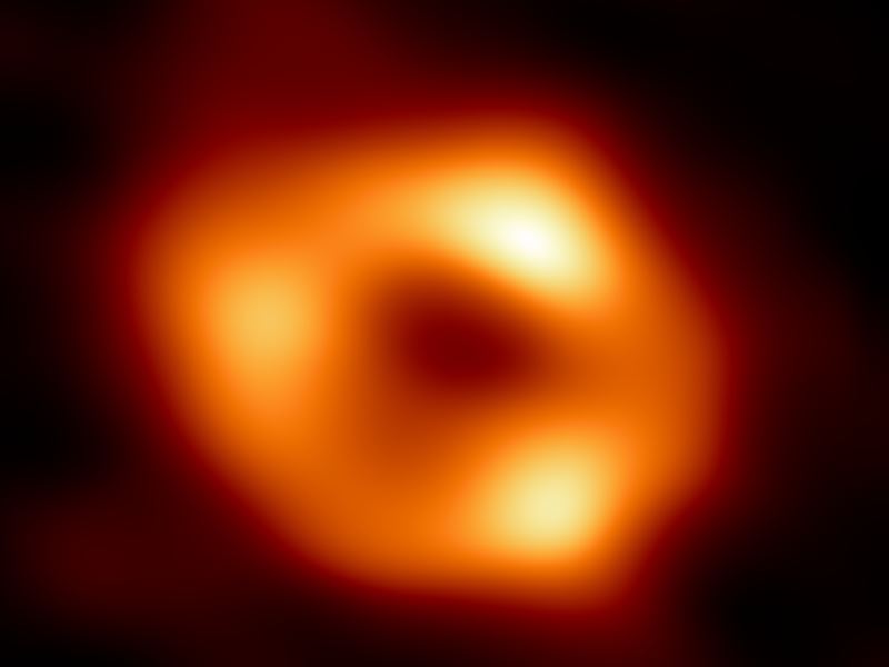 再次看見「甜甜圈」黑洞！事件視界望遠鏡解密銀河系中心的「巨獸」