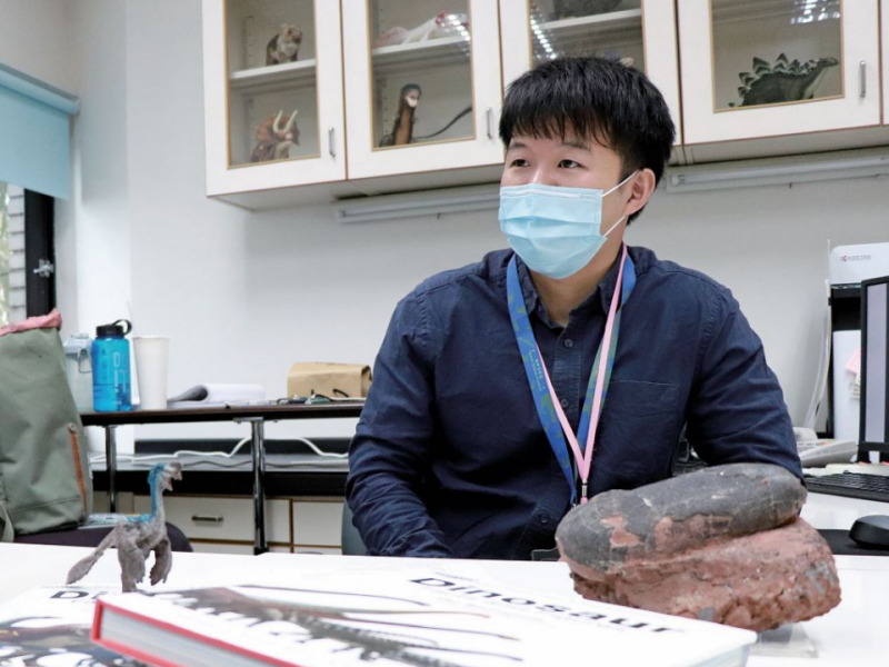 解密臺灣的「恐龍博士」與他的竊蛋龍研究 科博館研究員楊子睿博士專訪